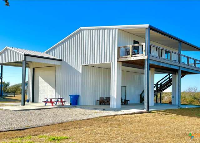 Property at 38 Penny Ln, Port O'connor, TX 77982, 4 beds, 3.5 baths