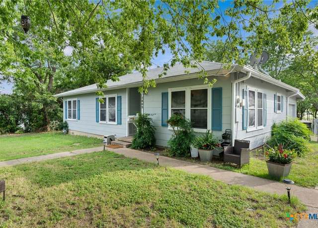 Property at 1802 Vine St, Georgetown, TX 78626, 2 beds, 1 bath
