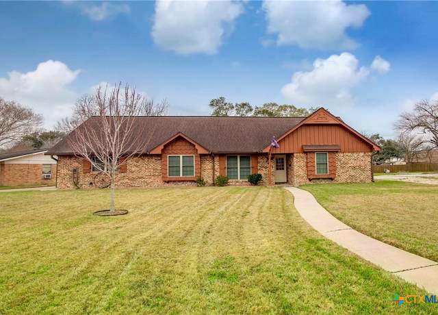 Property at 2602 Miori Ln, Victoria, TX 77901, 3 beds, 2 baths