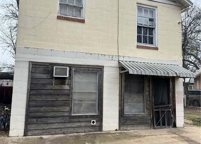 Property at 203 S 14th St, Gatesville, TX 76528, 2 beds, 2 baths