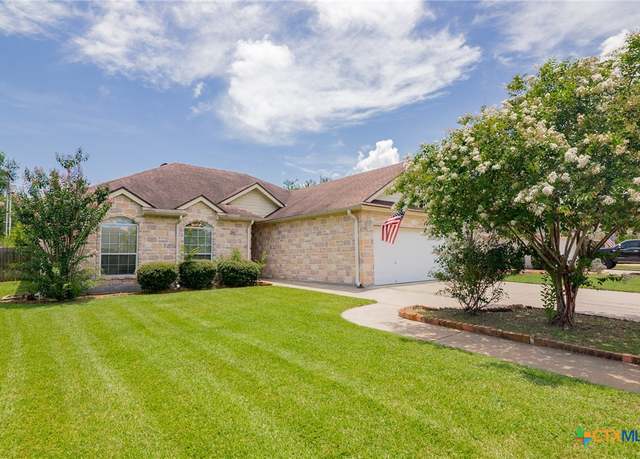 Property at 306 Green Gable Dr, Victoria, TX 77904, 3 beds, 2 baths