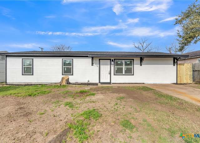 Property at 14 S 41st St, Temple, TX 76504, 3 beds, 2 baths