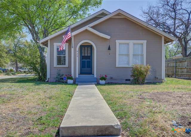 Property at 923 N Heideke St, Seguin, TX 78155, 3 beds, 2 baths