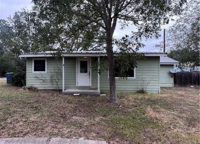 Property at 728 W Franklin St, Goliad, TX 77963, 2 beds, 1 bath
