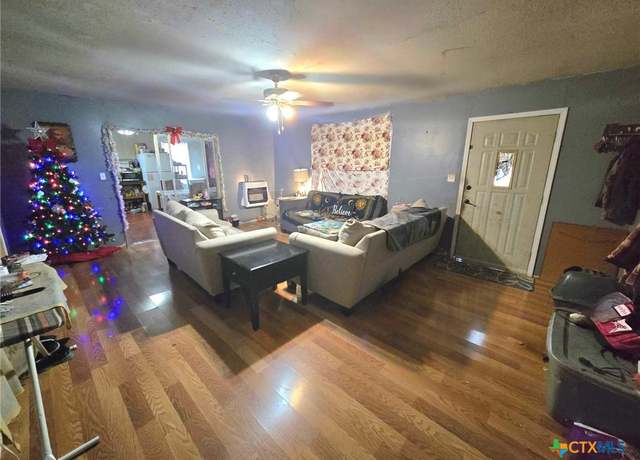 Property at 221 Horseshoe Bnd, Eddy, TX 76524, 3 beds, 1 bath