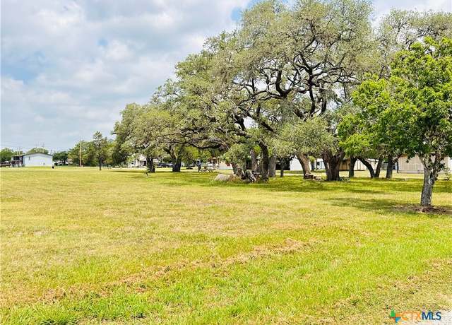 Property at 510 Pat Cleburne St, Yoakum, TX 77995