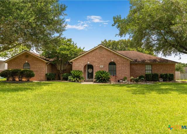 Property at 184 Penn Ave, Victoria, TX 77904, 3 beds, 2.5 baths