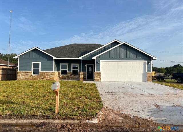 Property at 808 Buttercup Dr, Edna, TX 77957, 3 beds, 2.5 baths