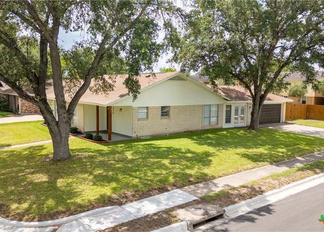 Property at 316 Monterrey Dr, Victoria, TX 77904, 3 beds, 2 baths
