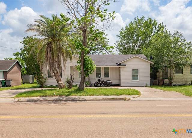 Property at 2409 E Red River St, Victoria, TX 77901, 2 beds, 1 bath