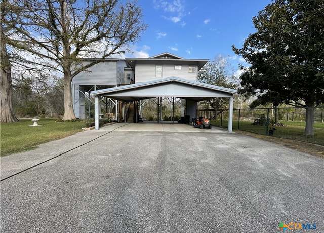 Property at 629 Turtle Ln, Seguin, TX 78155, 2 beds, 2 baths