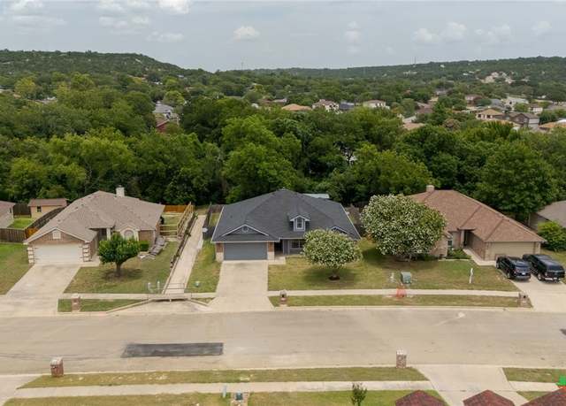 Property at 1712 Indian Camp Trl, Copperas Cove, TX 76522, 4 beds, 2 baths