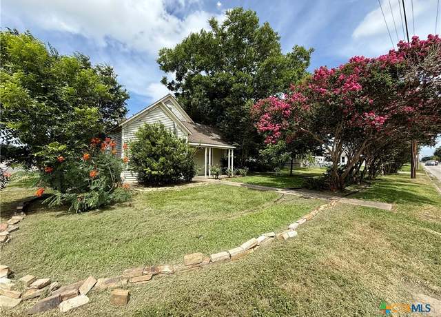 Property at 202 S Virginia St, Port Lavaca, TX 77979, 2 beds, 1 bath