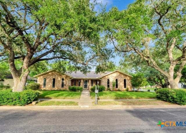 Property at 102 Lamorak St, Victoria, TX 77904, 3 beds, 2 baths