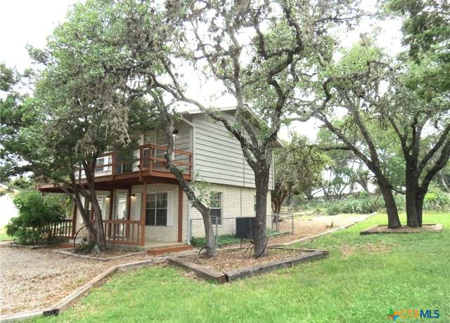 Property at 103 W Outer Dr, Canyon Lake, TX 78133, 3 beds, 1.5 baths