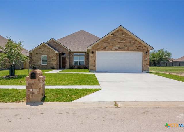 Property at 309 Silver Lk, Victoria, TX 77904, 4 beds, 3 baths