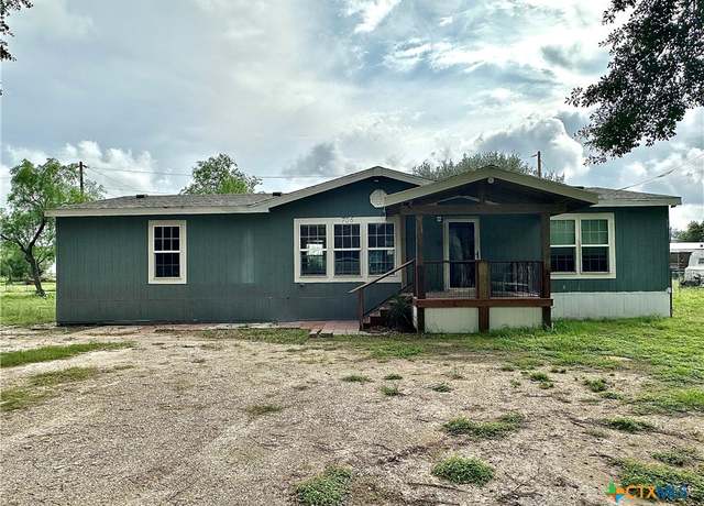 Property at 706 Reaser Dr, Victoria, TX 77905, 3 beds, 2 baths
