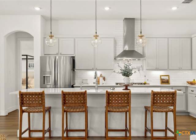 Property at 685 Treetop Pass, New Braunfels, TX 78130, 4 beds, 3 baths