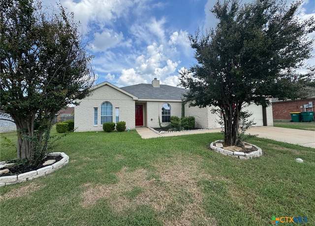 Property at 308 Woods Dr, Gatesville, TX 76528, 3 beds, 2 baths
