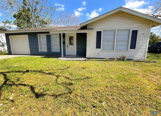 Property at 1206 Oliver St, Victoria, TX 77901, 2 beds, 1 bath