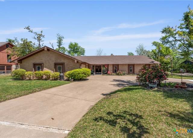 Property at 4108 Briar Cliff Rd, Temple, TX 76502, 4 beds, 3 baths
