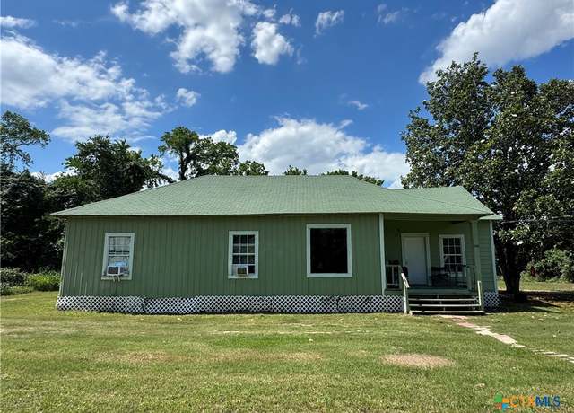 Property at 400 Grimes St, Cuero, TX 77954, 4 beds, 1 bath