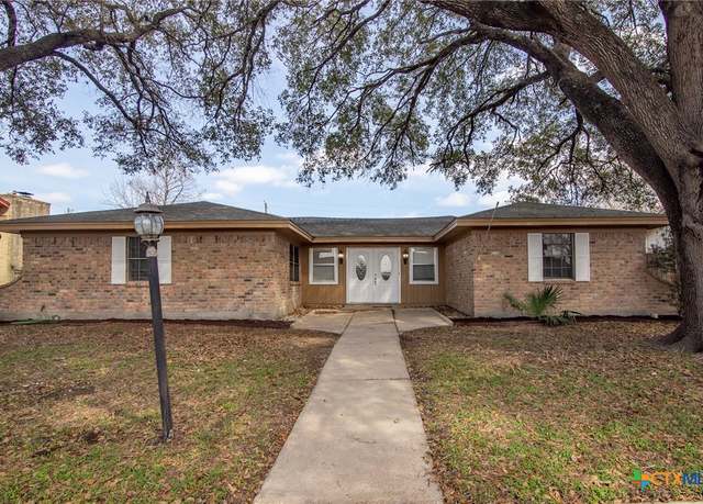 Property at 116 Guinevere St, Victoria, TX 77904, 4 beds, 3 baths