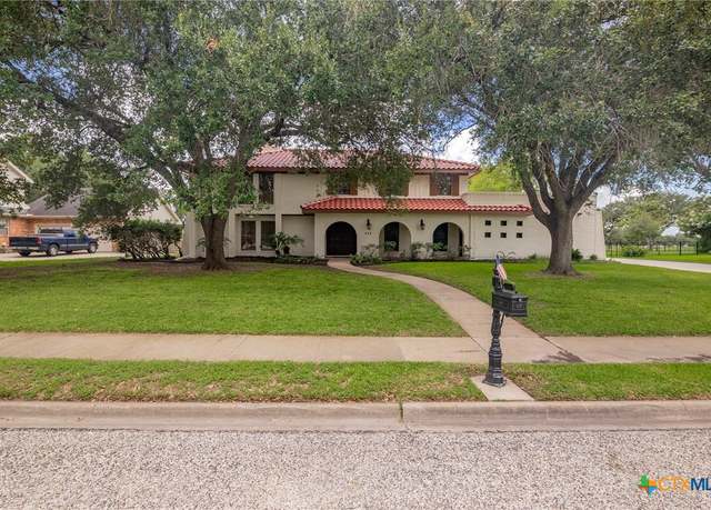 Property at 213 Tracy Ln, Victoria, TX 77904, 4 beds, 2.5 baths