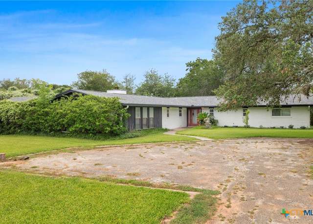 Property at 1223 N Sarah Dewitt Dr, Gonzales, TX 78629, 4 beds, 2 baths