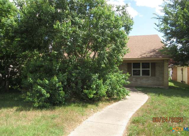 Property at 2101 Stagecoach Trl, Temple, TX 76502, 4 beds, 2 baths