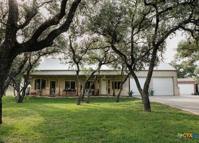Property at 217 Post Oak Dr, Victoria, TX 77905, 4 beds, 2 baths