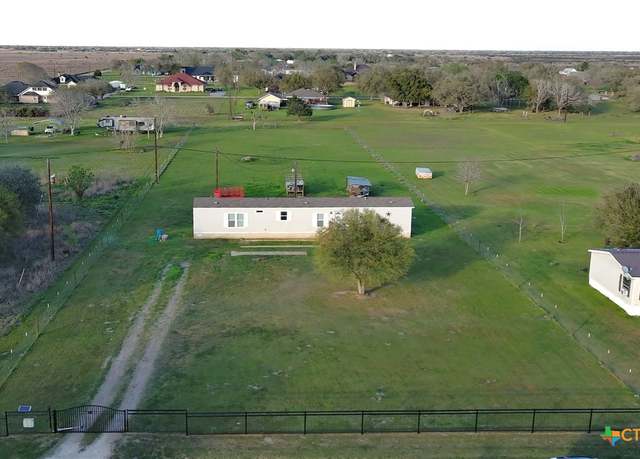 Property at 58 Tiffany Dr, Victoria, TX 77904, 3 beds, 2 baths