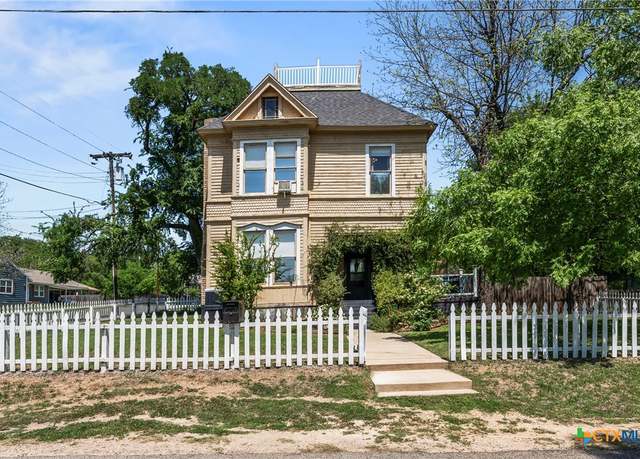 Property at 404 East 9th Ave, Belton, TX 76513, 3 beds, 2 baths