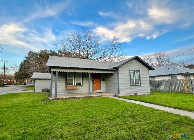 Property at 226 Smith St, Gonzales, TX 78629, 2 beds, 1 bath