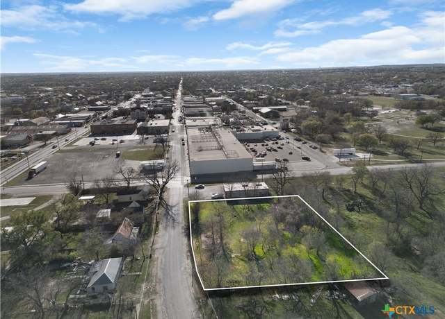 Property at 805 E 3rd St, Lampasas, TX 76550