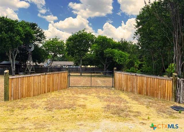 Property at 812 Christopher Ave, Round Rock, TX 78681
