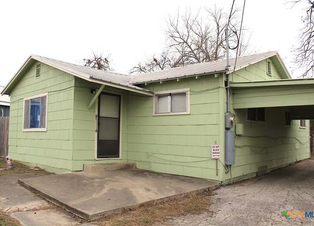 Property at 2043 Spur St, New Braunfels, TX 78130, 2 beds, 1 bath