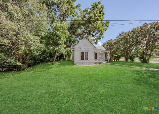 Property at 1300 W 1st St, Cameron, TX 76520, 2 beds, 1 bath