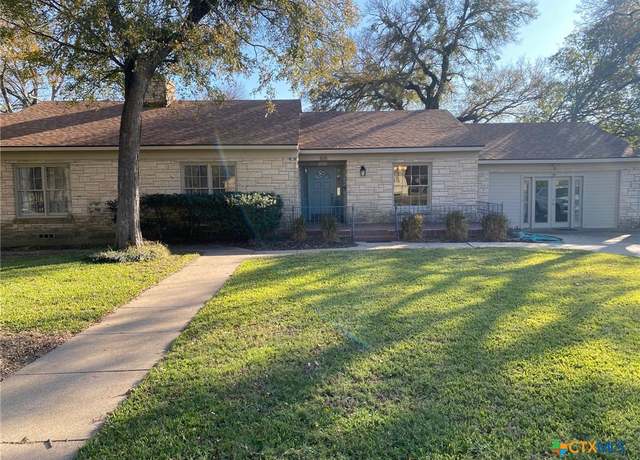 Property at 606 College St, Gatesville, TX 76528, 3 beds, 2.5 baths