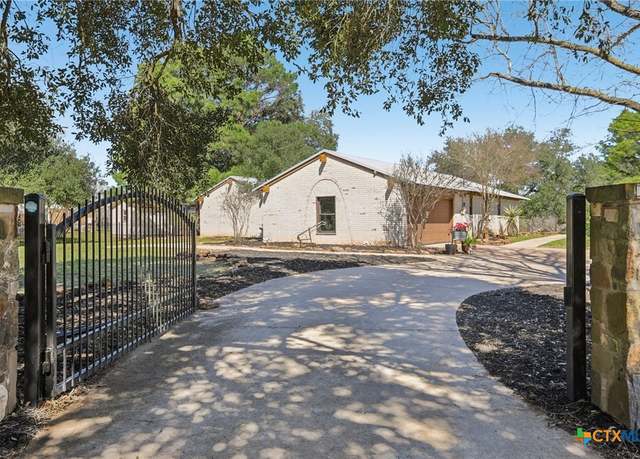 Property at 1005 Colorado St, Smithville, TX 78957, 2 beds, 2.5 baths