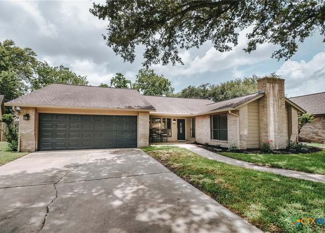 Property at 505 Bramble Bush Ln, Victoria, TX 77904, 3 beds, 2 baths