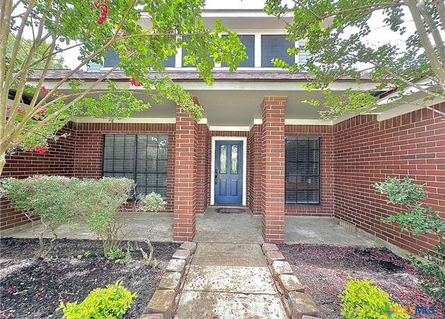 Property at 209 Westbrook Dr, Victoria, TX 77904, 4 beds, 2 baths