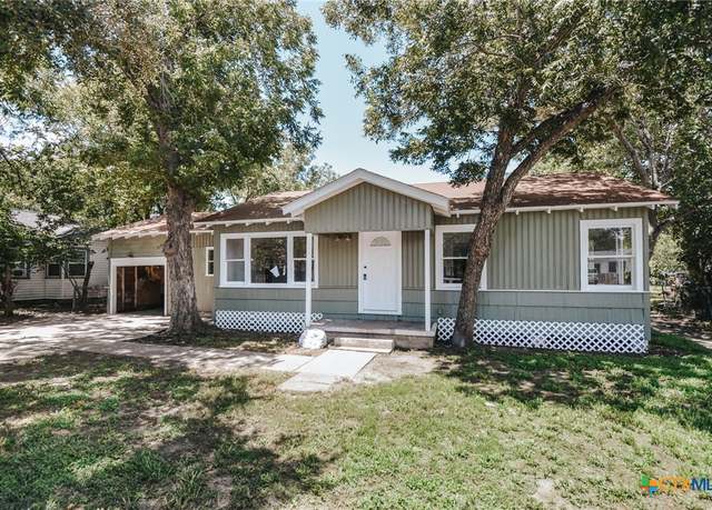 Property at 1106 Melrose Ave, Victoria, TX 77901, 2 beds, 1 bath