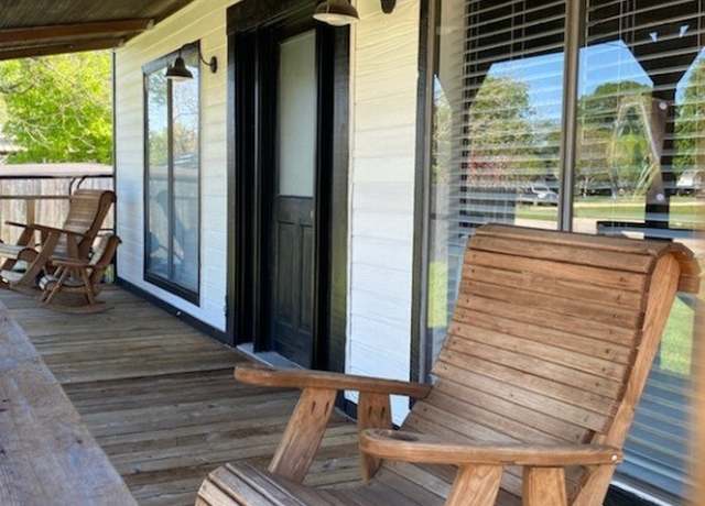 Property at 319 W Village Rd, Salado, TX 76571, 3 beds, 2 baths