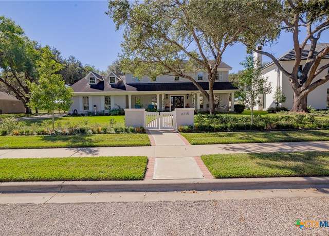 Property at 6115 Country Club Dr, Victoria, TX 77904, 4 beds, 2.5 baths