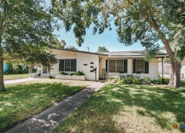 Property at 706 Fern Ln, Victoria, TX 77904, 4 beds, 1 bath