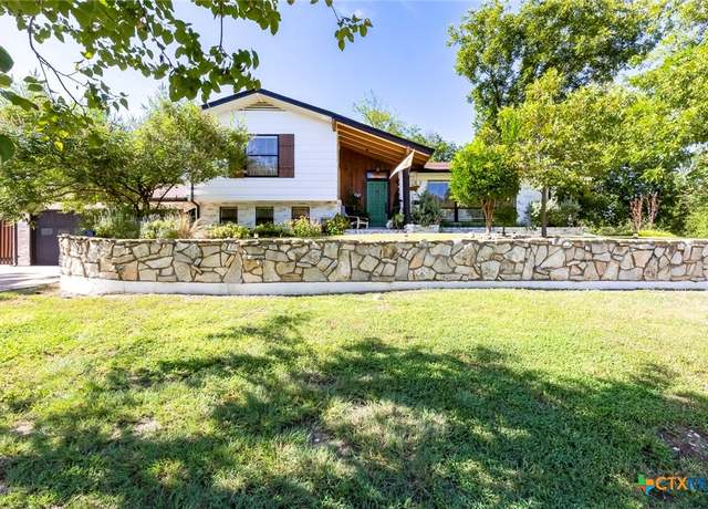 Property at 100 E Woodlawn Dr, Harker Heights, TX 76548, 5 beds, 3 baths