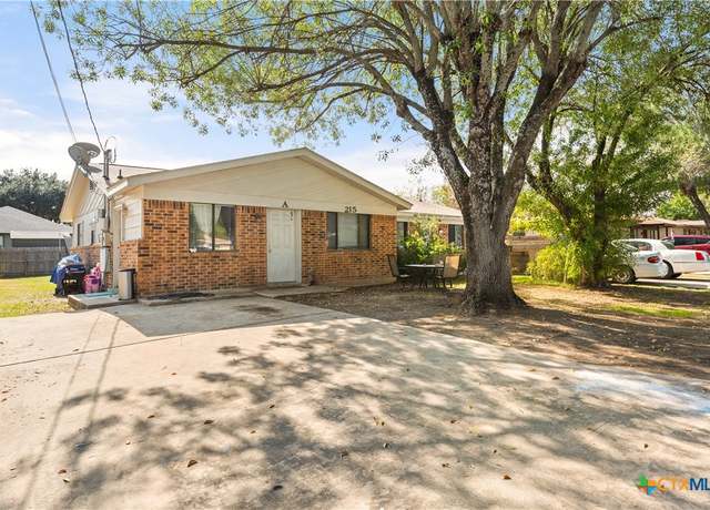 Property at 215 Redbud Ln, New Braunfels, TX 78130, 2 beds, 1 bath