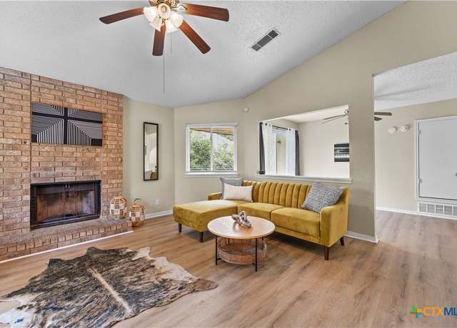 Property at 2210 Carousel Dr, Killeen, TX 76543, 3 beds, 2 baths