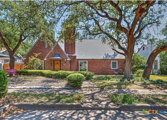 Property at 1207 N 3rd St, Temple, TX 76501, 4 beds, 3.5 baths